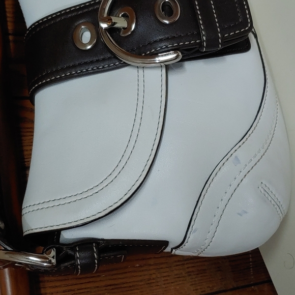 Coach Leather Soho With Keychain Coin Purse - Picture 4 of 17